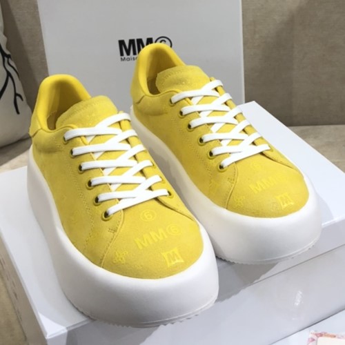 메종 마르지엘라 MM6 로우탑 스니커즈