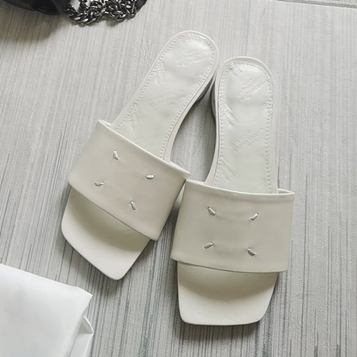 메종 마르지엘라 MM6 스티치 뮬