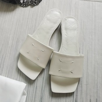 메종 마르지엘라 MM6 스티치 뮬