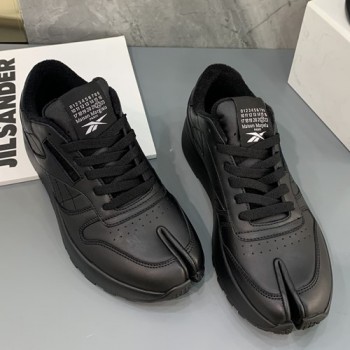 메종 마르지엘라×리복 클래식 타비 스니커즈