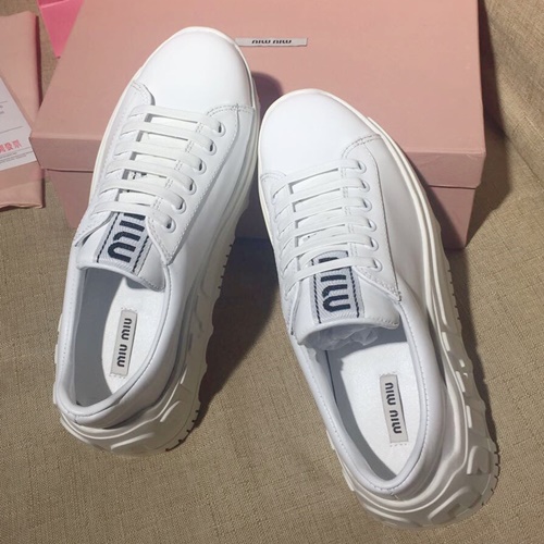 미우미우 스니커즈