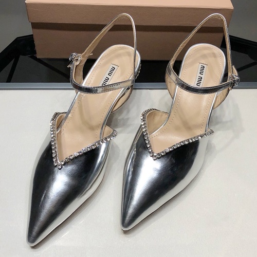 미우미우 크리스탈 비즈 슬링백