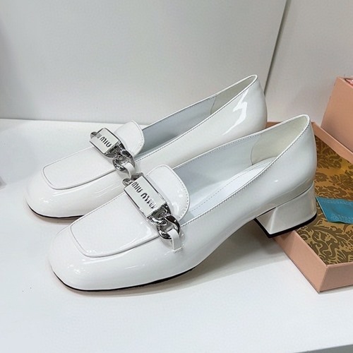 미우미우 펌프스