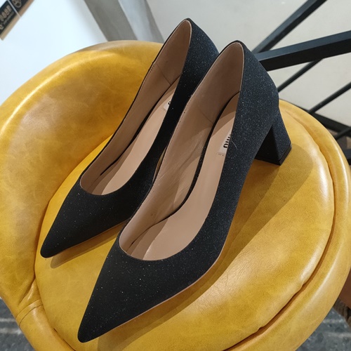 미우미우 펌프스