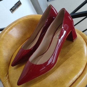 미우미우 펌프스