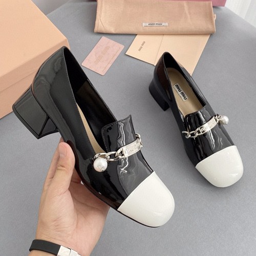 미우미우 페니 힐 로퍼