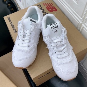 미우미우×뉴발란스 콜라보 574 스니커즈