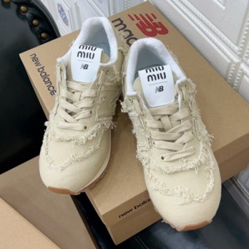 미우미우×뉴발란스 콜라보 574 스니커즈
