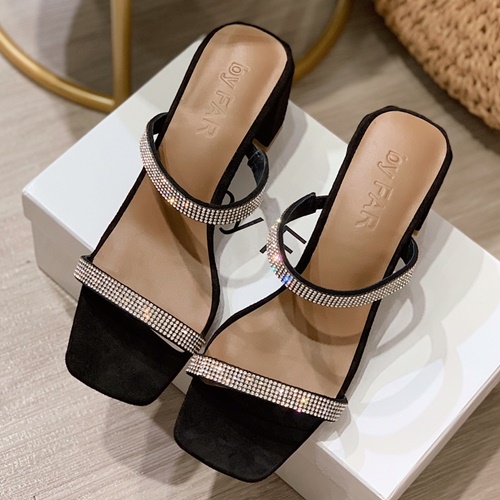 바이 파 샌들힐