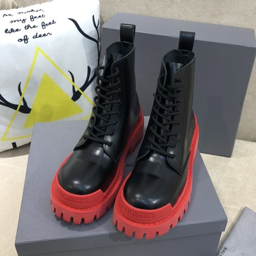 발렌시아가 레이스업 부츠