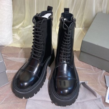 발렌시아가 레이스업 부츠