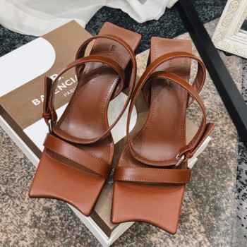 발렌시아가 샌들힐