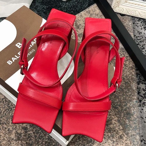 발렌시아가 샌들힐