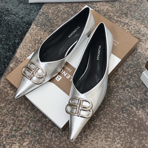 발렌시아가 스퀘어 나이프 BB 플랫슈즈