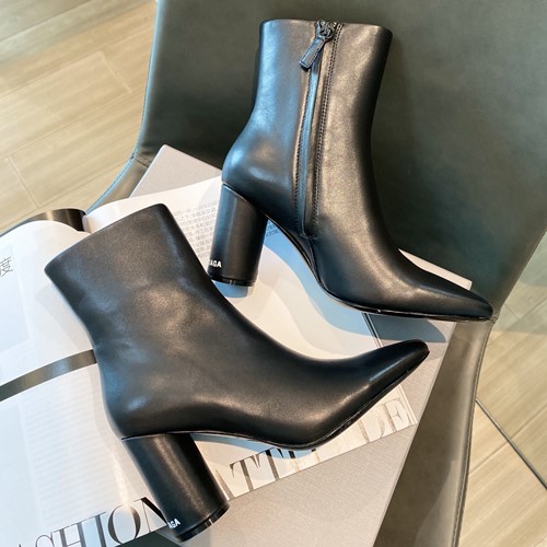 발렌시아가 앵클부츠