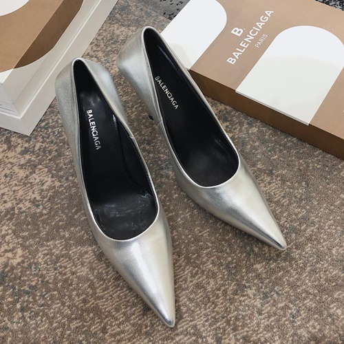 발렌시아가 펌프스