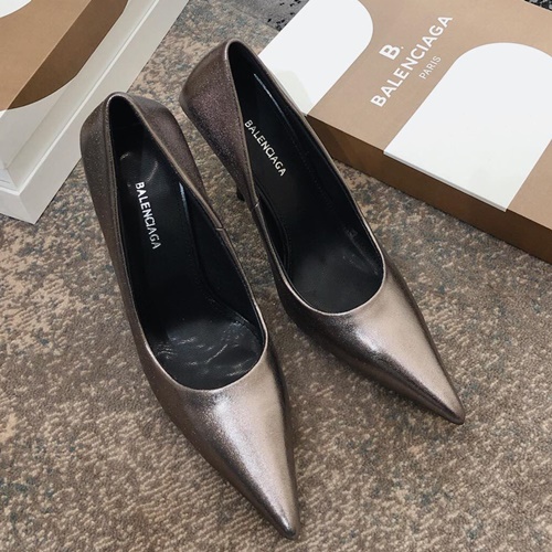 발렌시아가 펌프스