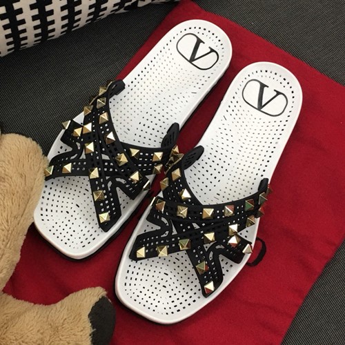 발렌티노 락스터드 PVC 슬리퍼