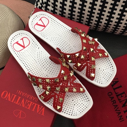 발렌티노 락스터드 PVC 슬리퍼