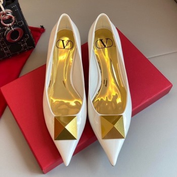 발렌티노 락스터드 펌프스