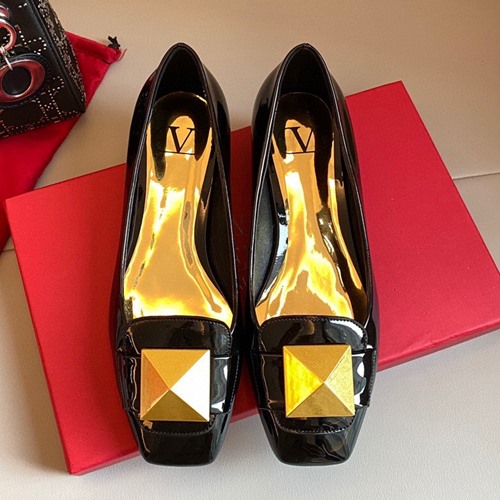 발렌티노 락스터드 플랫슈즈