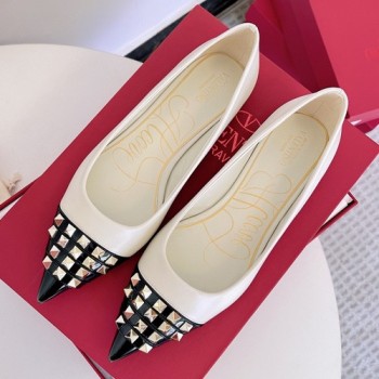 발렌티노 락스터드 플랫슈즈