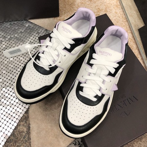 발렌티노 원스터드 남.여 로우탑 스니커즈