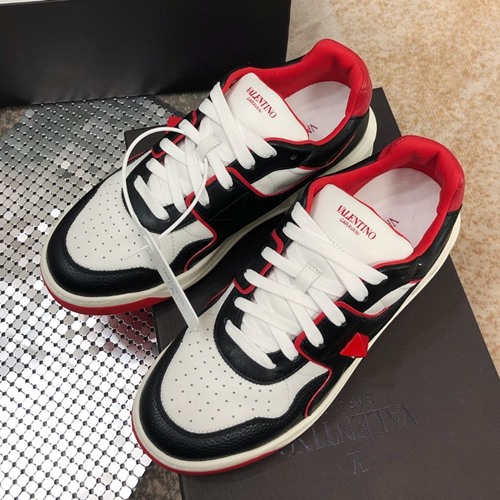 발렌티노 원스터드 남.여 로우탑 스니커즈