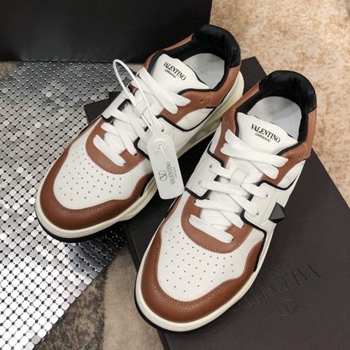 발렌티노 원스터드 남.여 로우탑 스니커즈