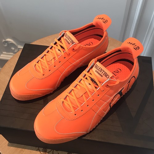 발렌티노×오니츠카 타이거 스니커즈