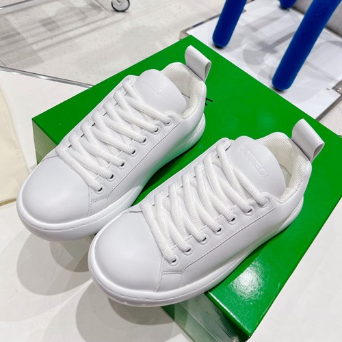 보테가 베네타 PILLOW SNEAKER 필로우 남.여 스니커즈