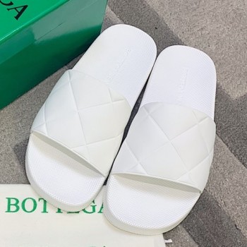 보테가 베네타 Slider 슬라이더 엠보스 러버 슬리퍼