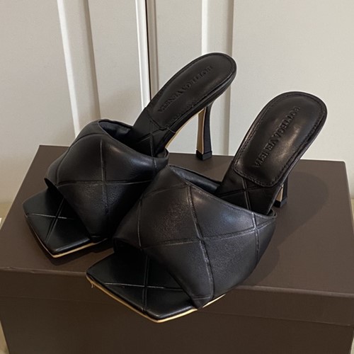 보테가 베네타 뮬