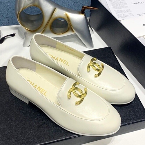 샤넬 C로고 로퍼