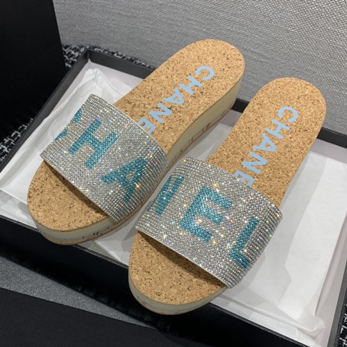 샤넬 C로고 코르크 웨지 슬리퍼뮬