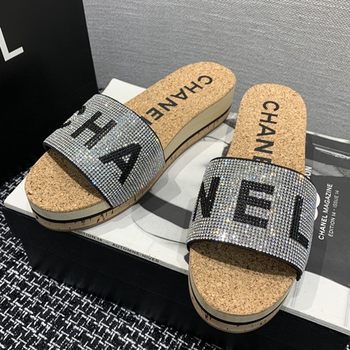 샤넬 C로고 코르크 웨지 슬리퍼뮬