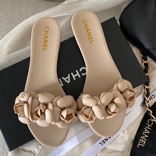 샤넬 까멜리아 코사지 젤리슈즈