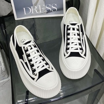 샤넬 캔버스 스니커즈