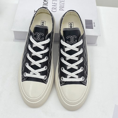 샤넬×컨버스 콜라보 스니커즈