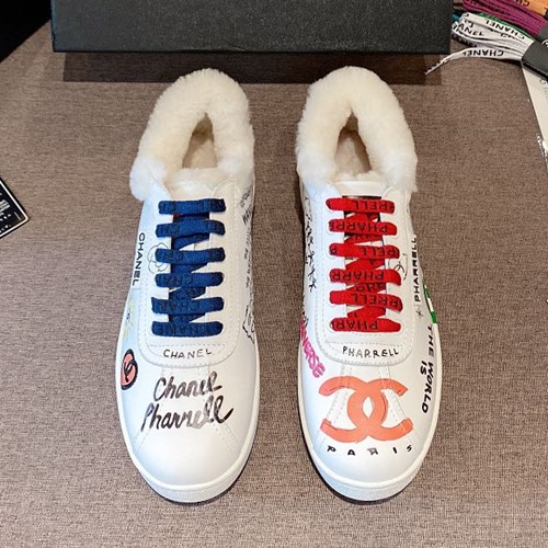 샤넬×퍼렐 콜라보 스니커즈(양모)