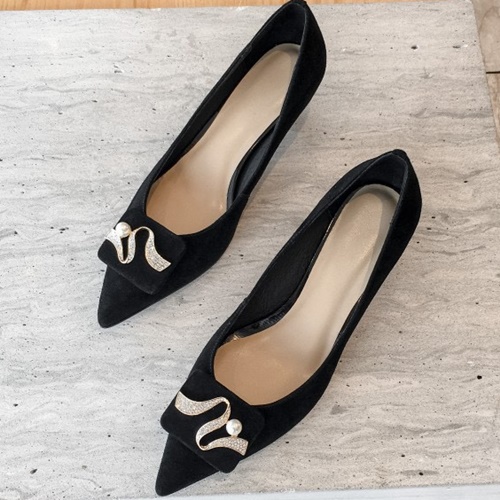 스튜어트 와이츠먼 펌프스