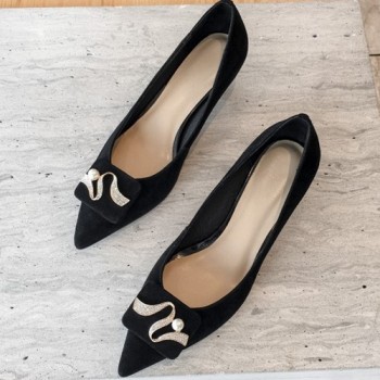 스튜어트 와이츠먼 펌프스