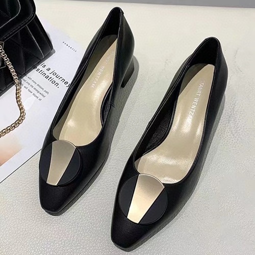 스튜어트 와이츠먼 펌프스