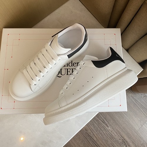 알렉산더 맥퀸 남.여 오버솔 스니커즈