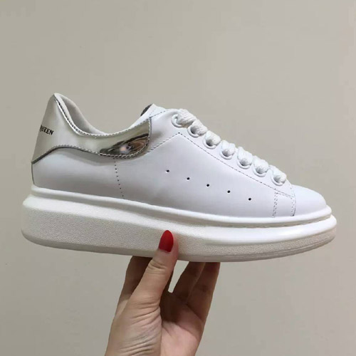 알렉산더 맥퀸 남.여 오버솔 스니커즈(래더탭)