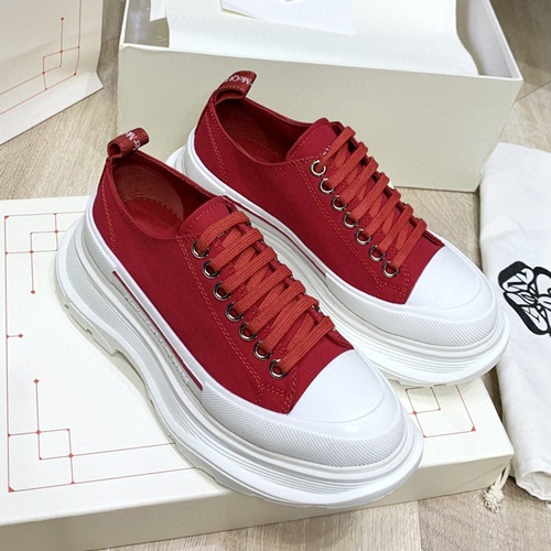 알렉산더 맥퀸 트레드슬릭 레이스업 스니커즈