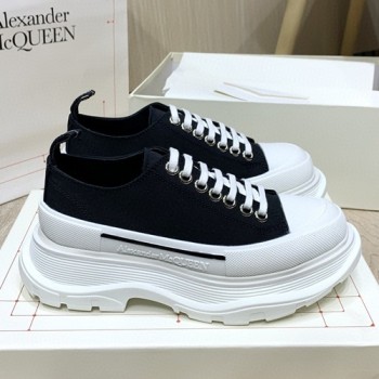 알렉산더 맥퀸 트레드슬릭 레이스업 스니커즈