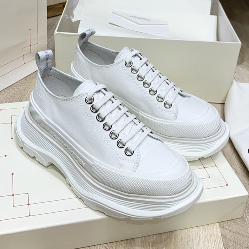 알렉산더 맥퀸 트레드슬릭 레이스업 스니커즈