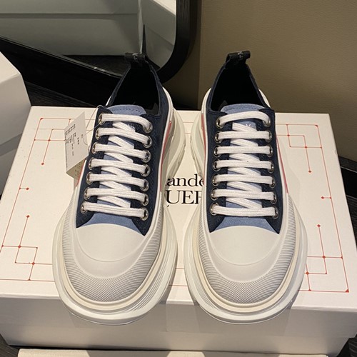 알렉산더 맥퀸 트레드슬릭 스니커즈