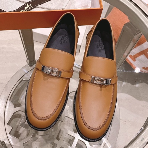 에르메스 컬리 버클 로퍼